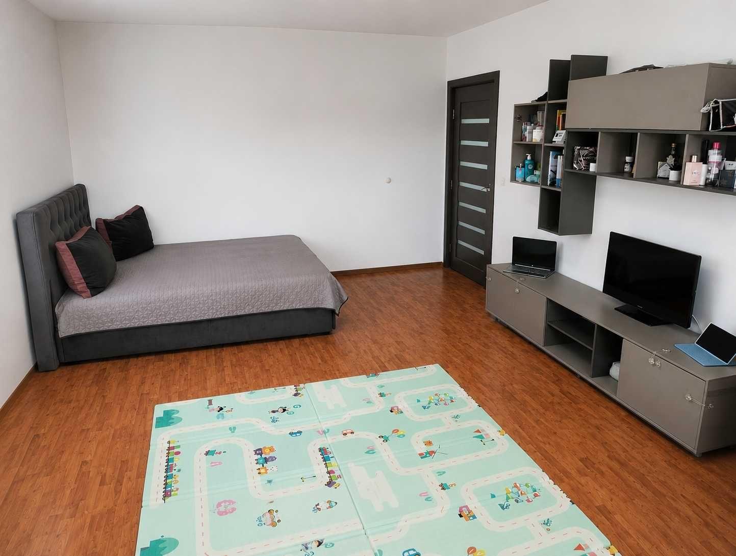 Vând apartament 2camere,decomandat,Cartier Brosteni