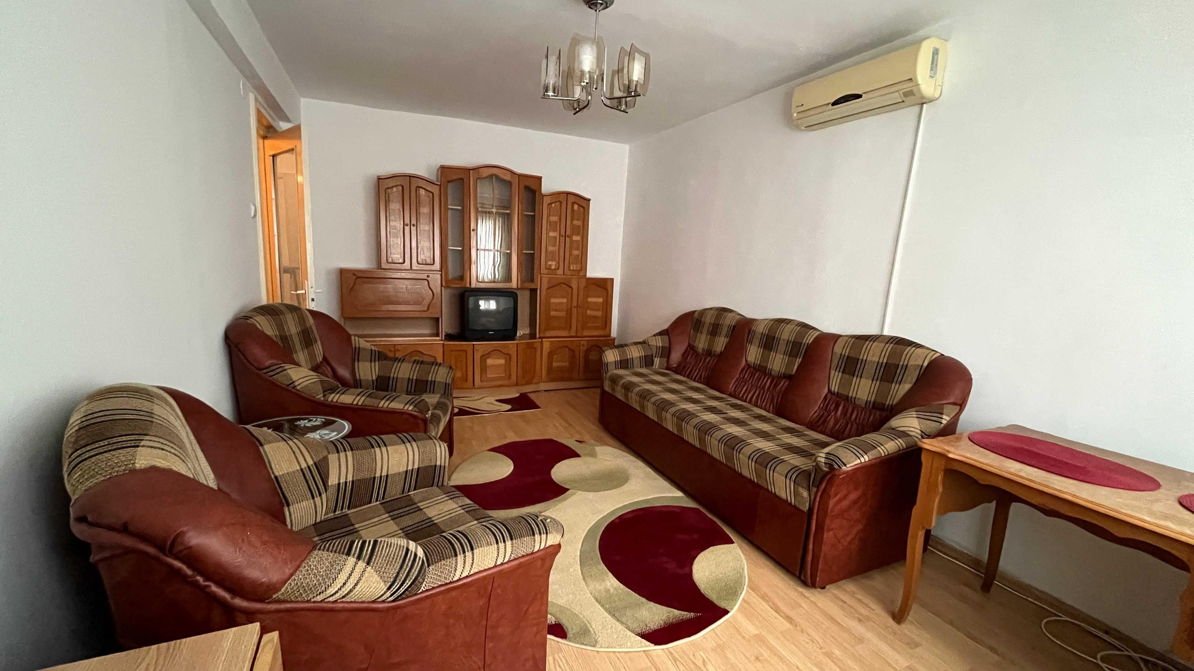 Închiriez apartament 3 camere