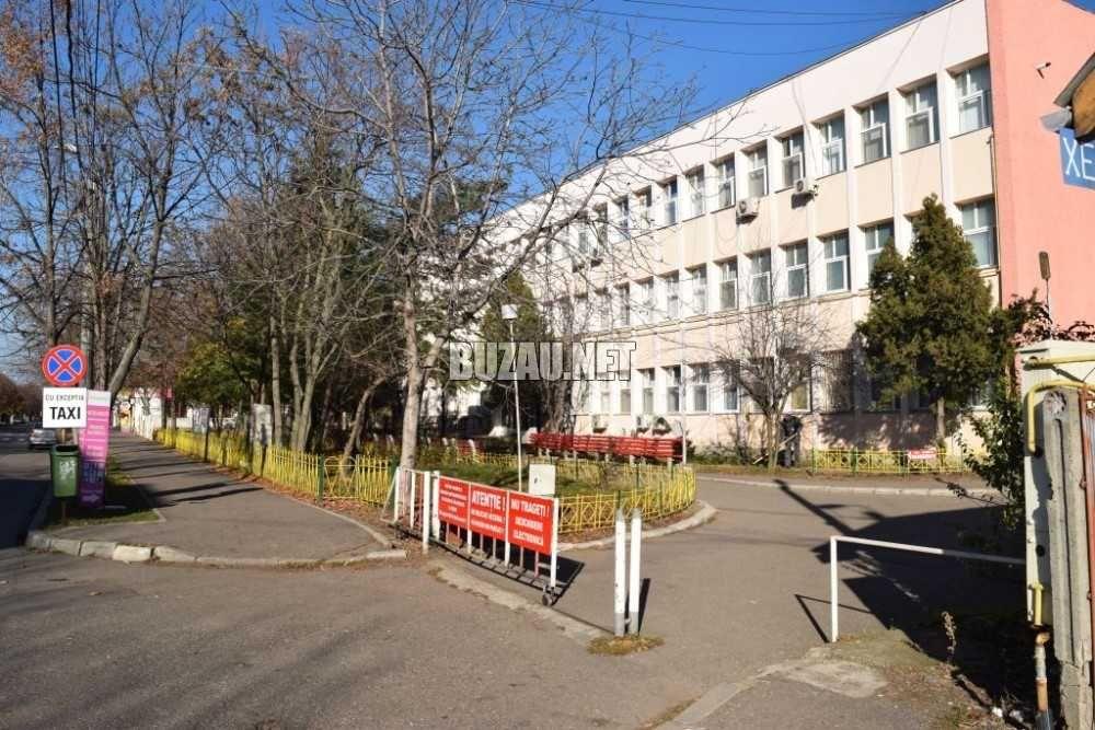 Inchiriez / Vand Cabinet Medical in Policlinica 23 August din Buzau - imagine 1