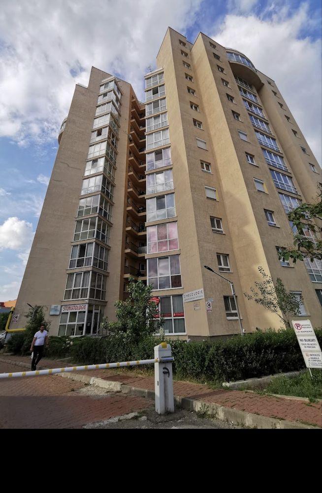 Vand apartament in blocul Adama