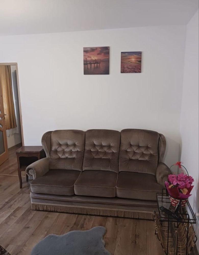 Proprietar,inchiriez apartament cu doua camere,erajul 1!