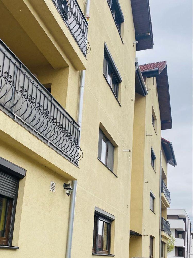 Apartament 3 camere, zona centrala - imagine 1