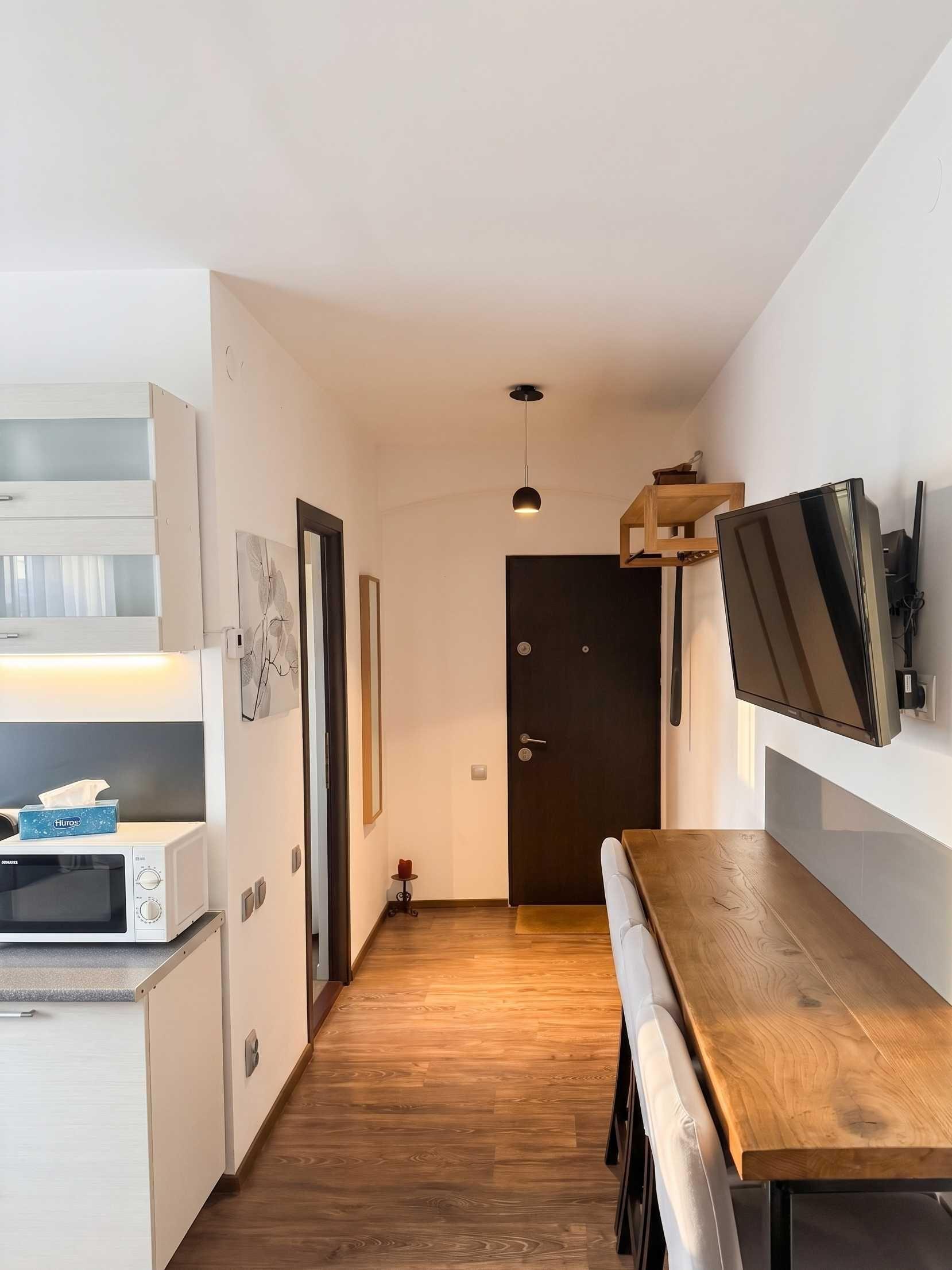 Proprietar, închiriez apartament la casă – zona Moara de Scoarță