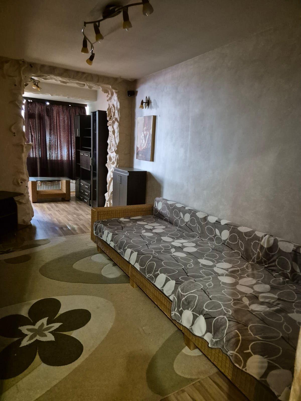 Inchiriez apartament central