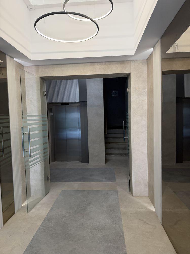 Apartament nou de inchiriat +parcare subterana langa metro