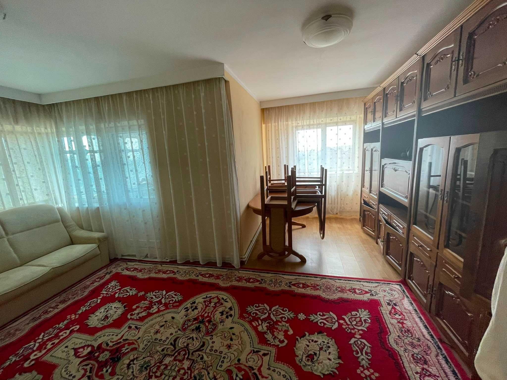 Apartament 3 camere decomandate, 2 bai, 3 balcoane, 80 mp