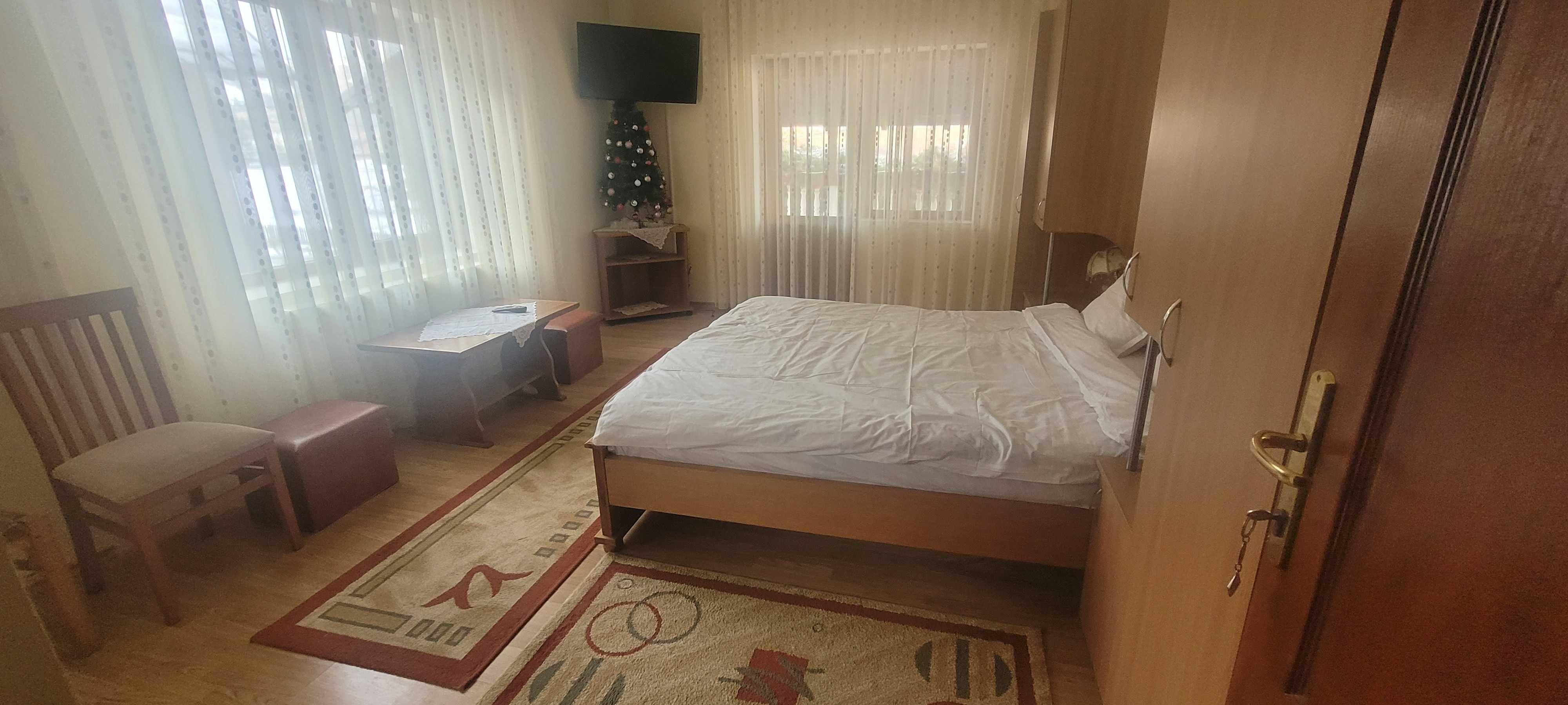 Vand pensiune cu 10 camere . - imagine 1