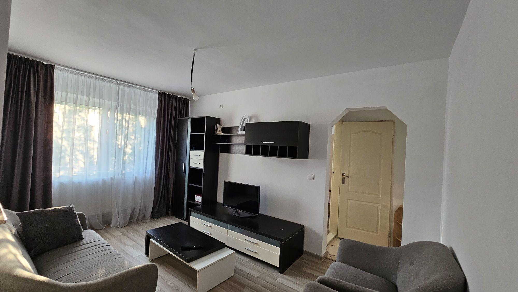 PF vând apartament cu 3 camere, SD, Loc de Parcare Inclus.