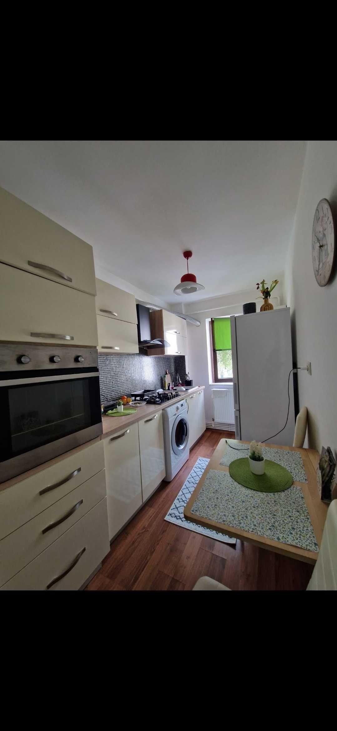 Inchiriez apart 3 camere