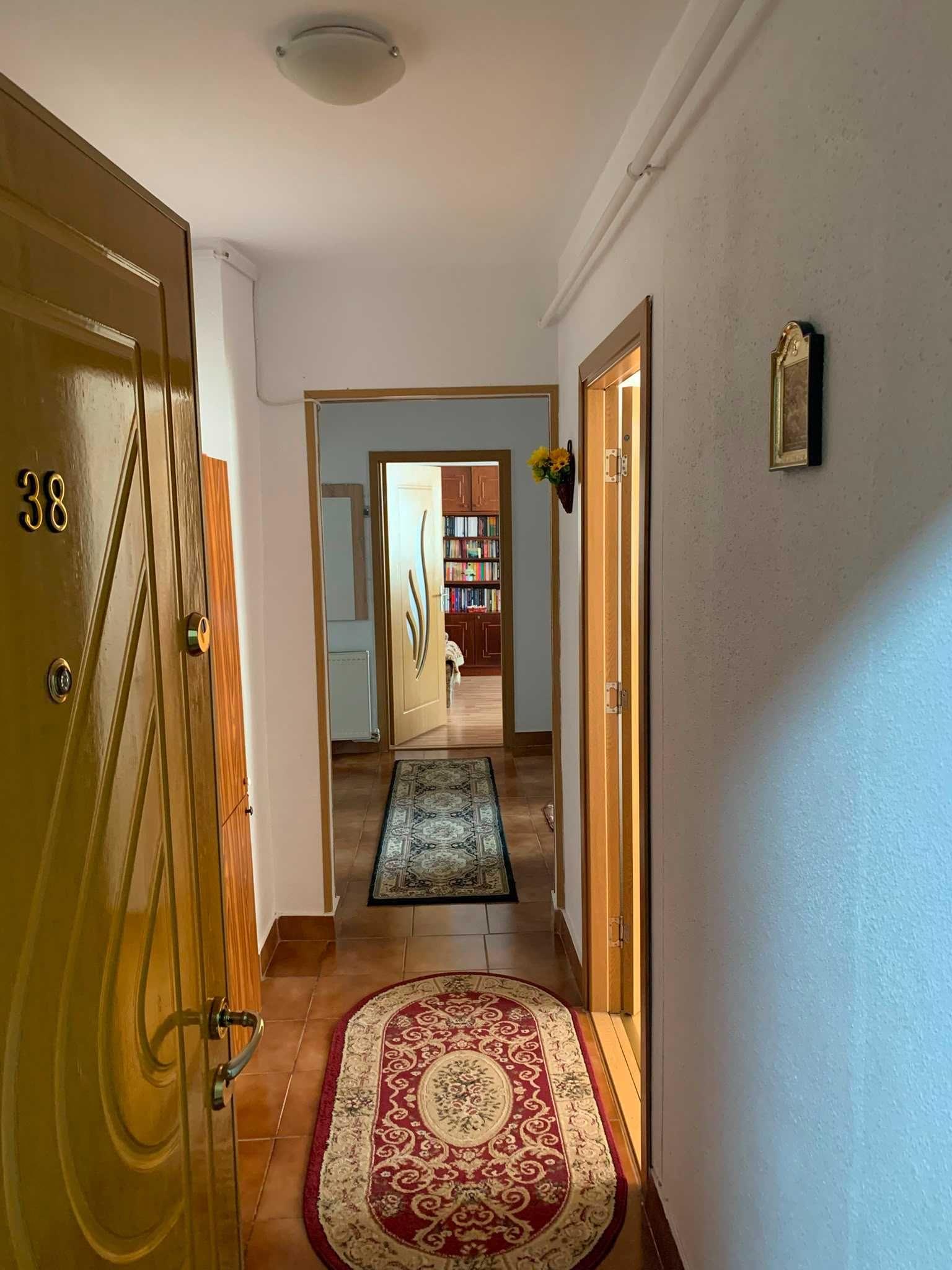Apartament decomandat  de vânzare + boxă spațioasă, lângă școala Daniela Cuciuc - imagine 1