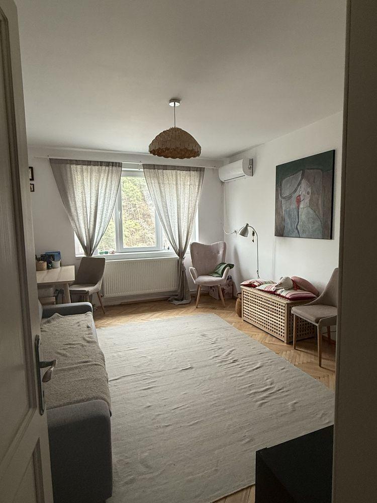 Inchiriez apartament 2 camere, central, bv Dacia