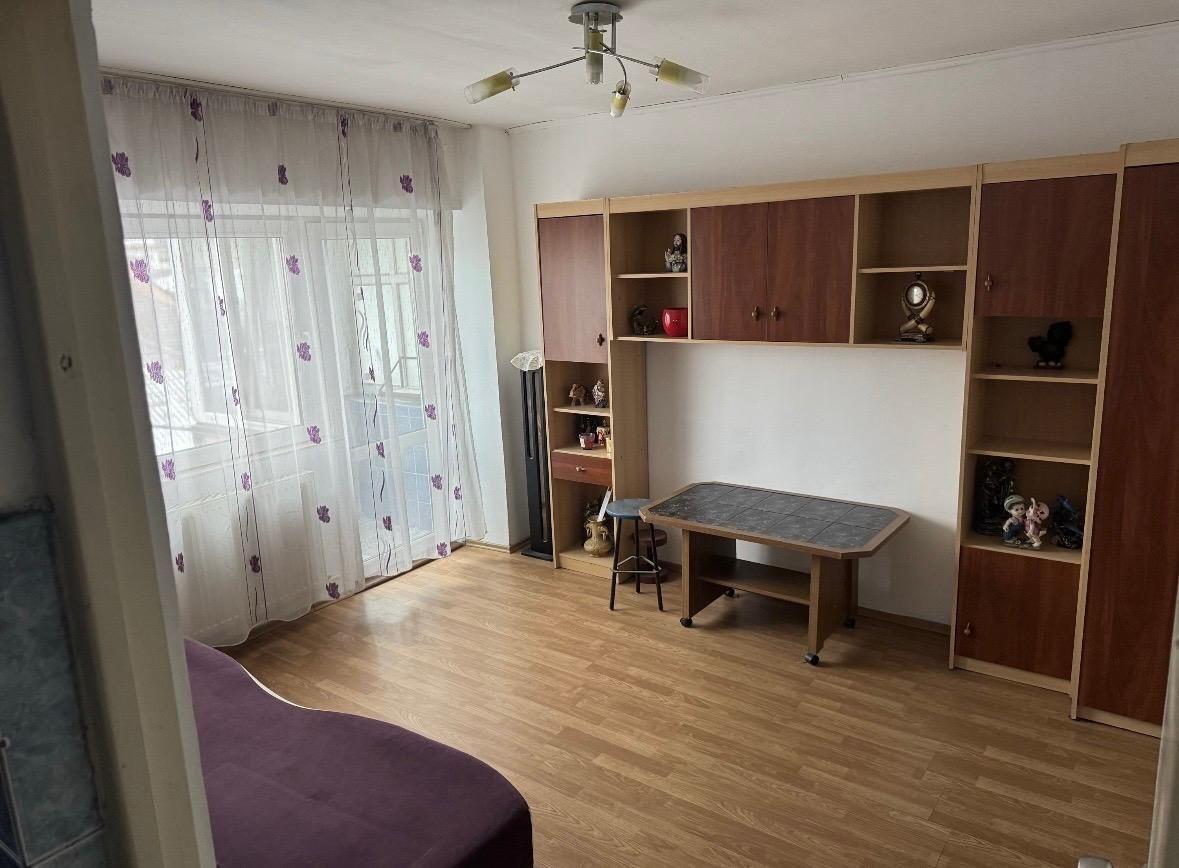 Închiriez garsoniera