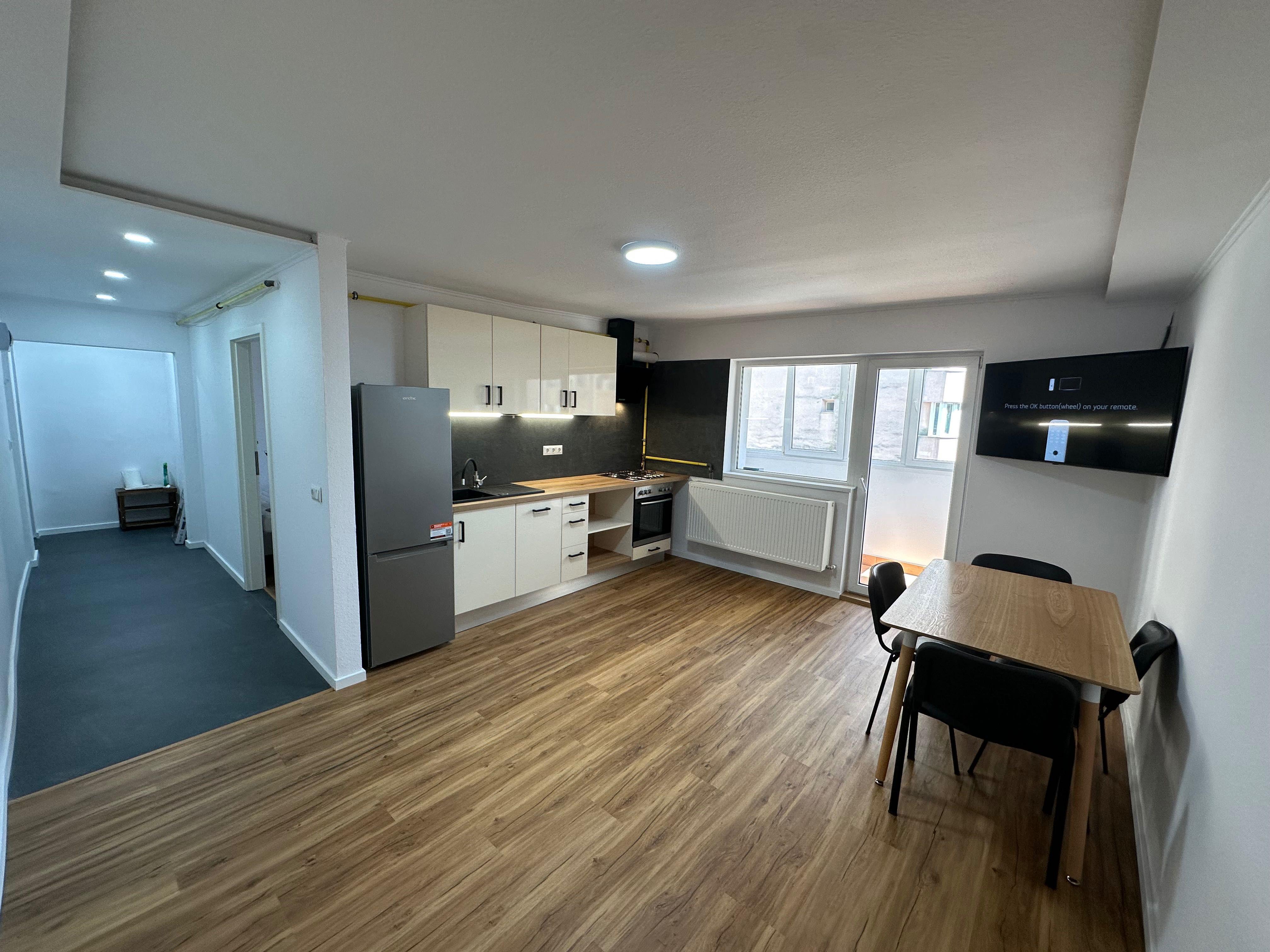 Închiriez apartament 3 camere | Prima închiriere | Renovat complet | Loc Parcare | Zona Big