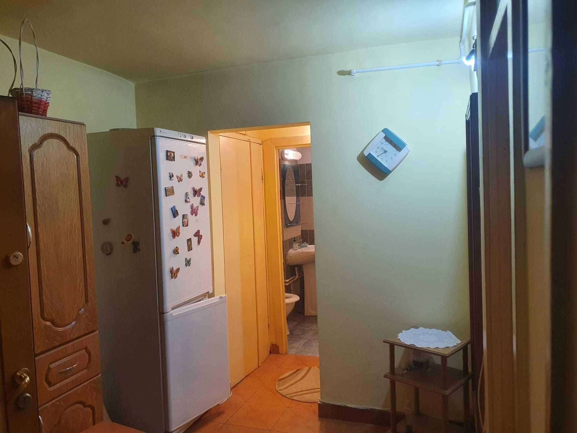 Vand apartament 2 camere