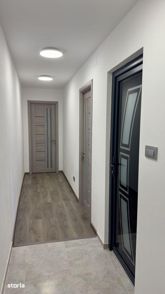 Proprietar, vând apartament 2 camere decomandat, etaj 2/4, zona Olari