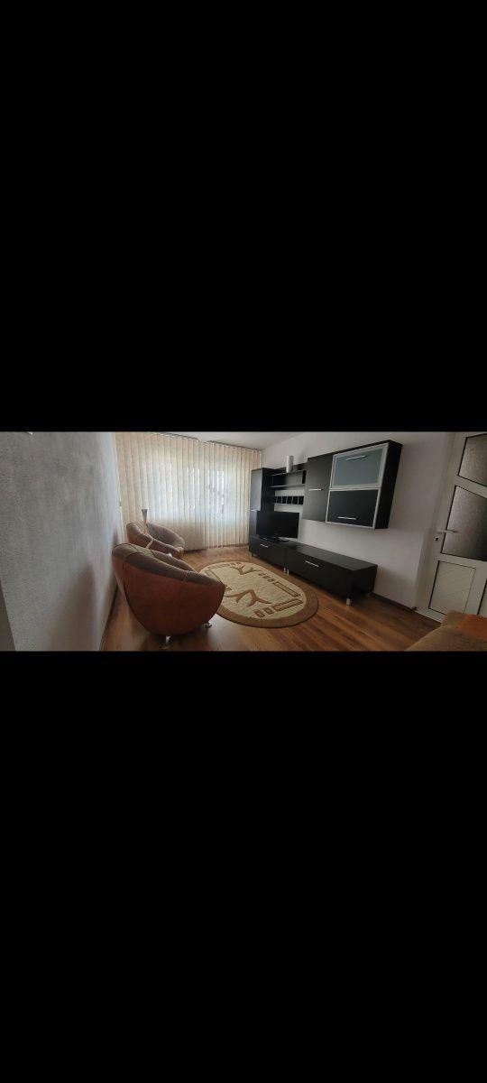 Închiriez apartament 2 camere, micro 6
