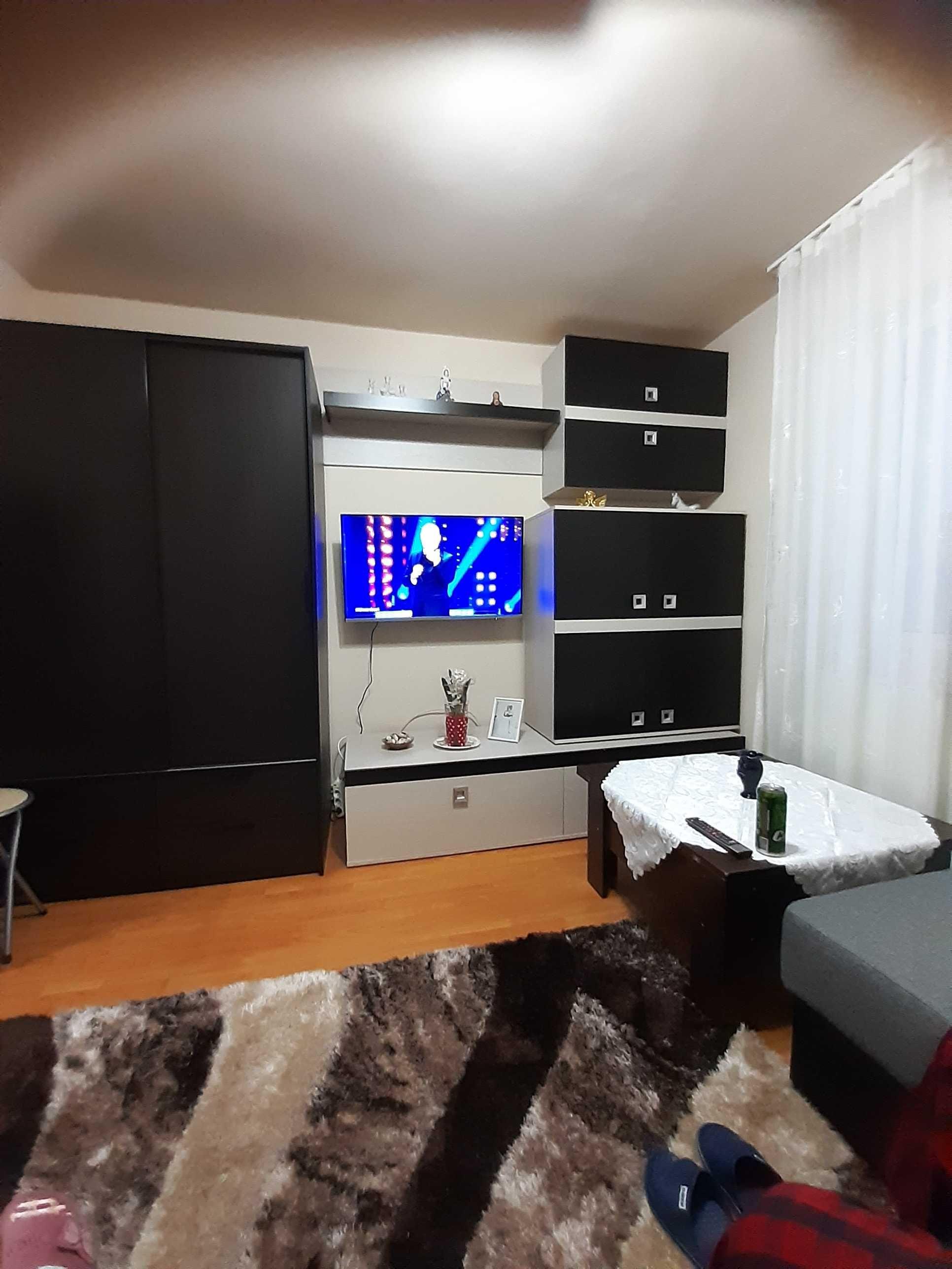 Apartament de închiriat - imagine 1