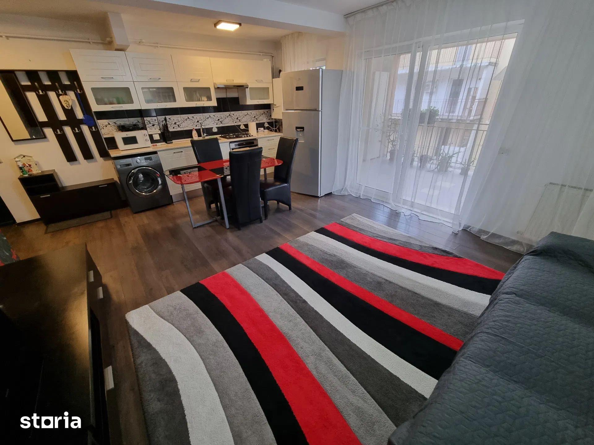 Apartament de vânzare + terasă zona Porii