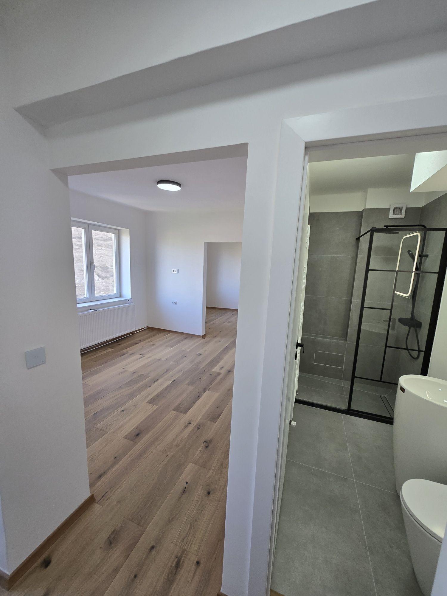 Vand apartament 2 camere str. Horea | parcare | boxa depozitare