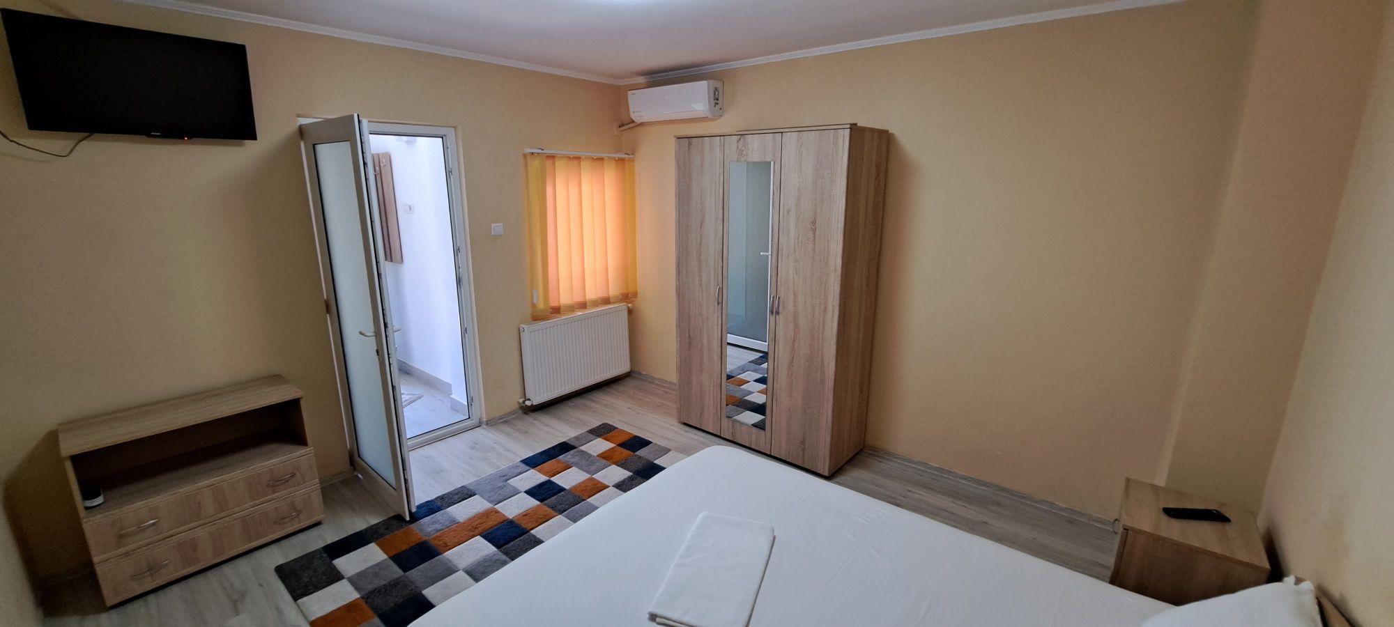 Camere studenti si elevi de inchiriat.