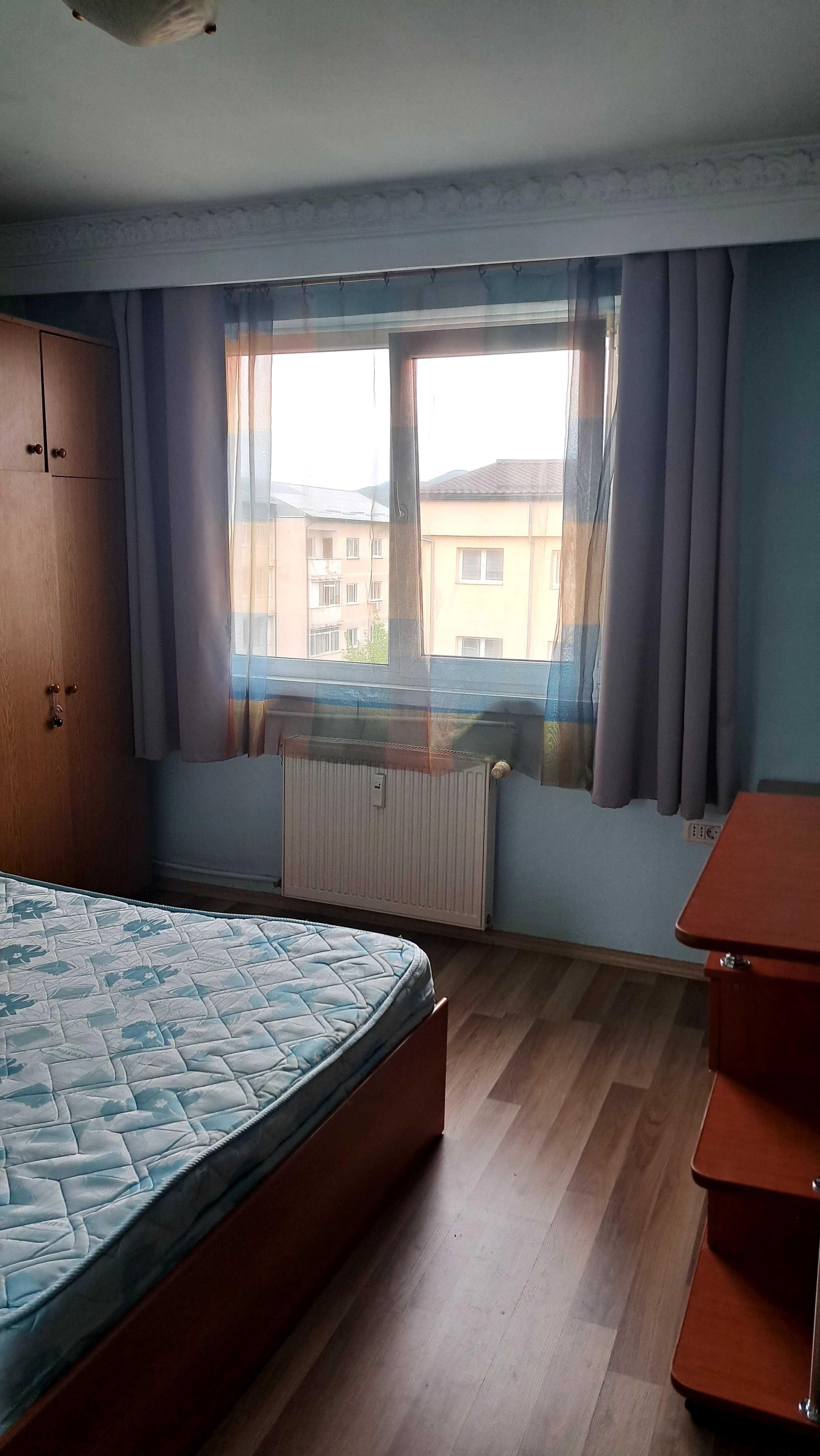 Vand apartament 2 camere, Rm.Valcea, langa piata Nord