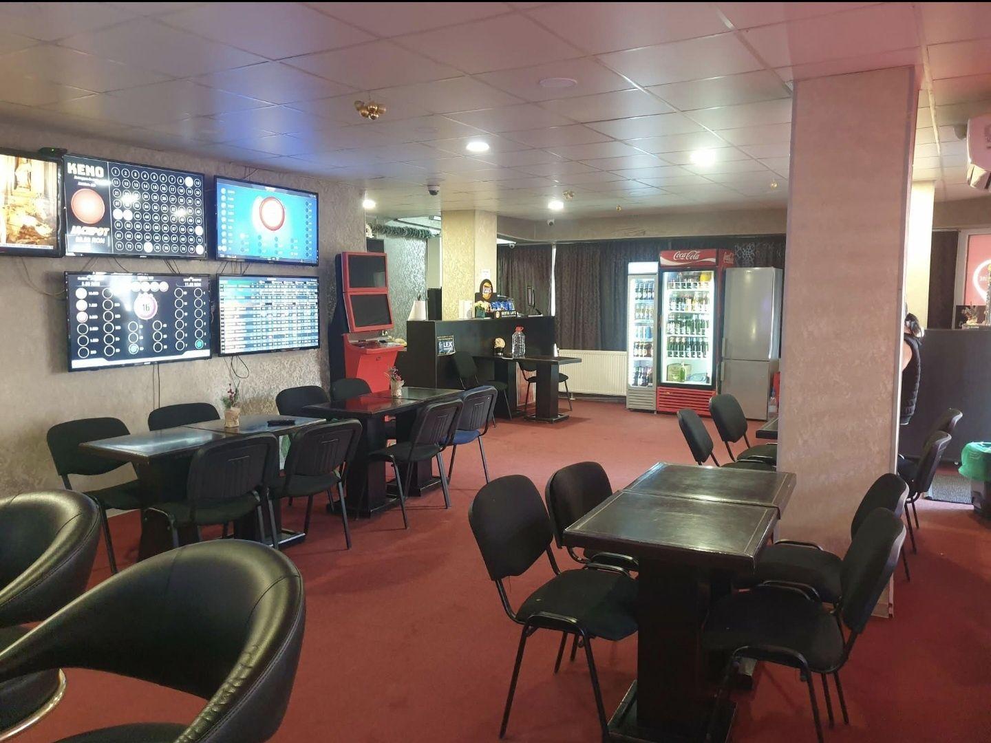 Inchiriez spatiu comercial in Cart.Brosteni  ,zona Colegiu  lăngă.Profi 80mp  util. - imagine 1