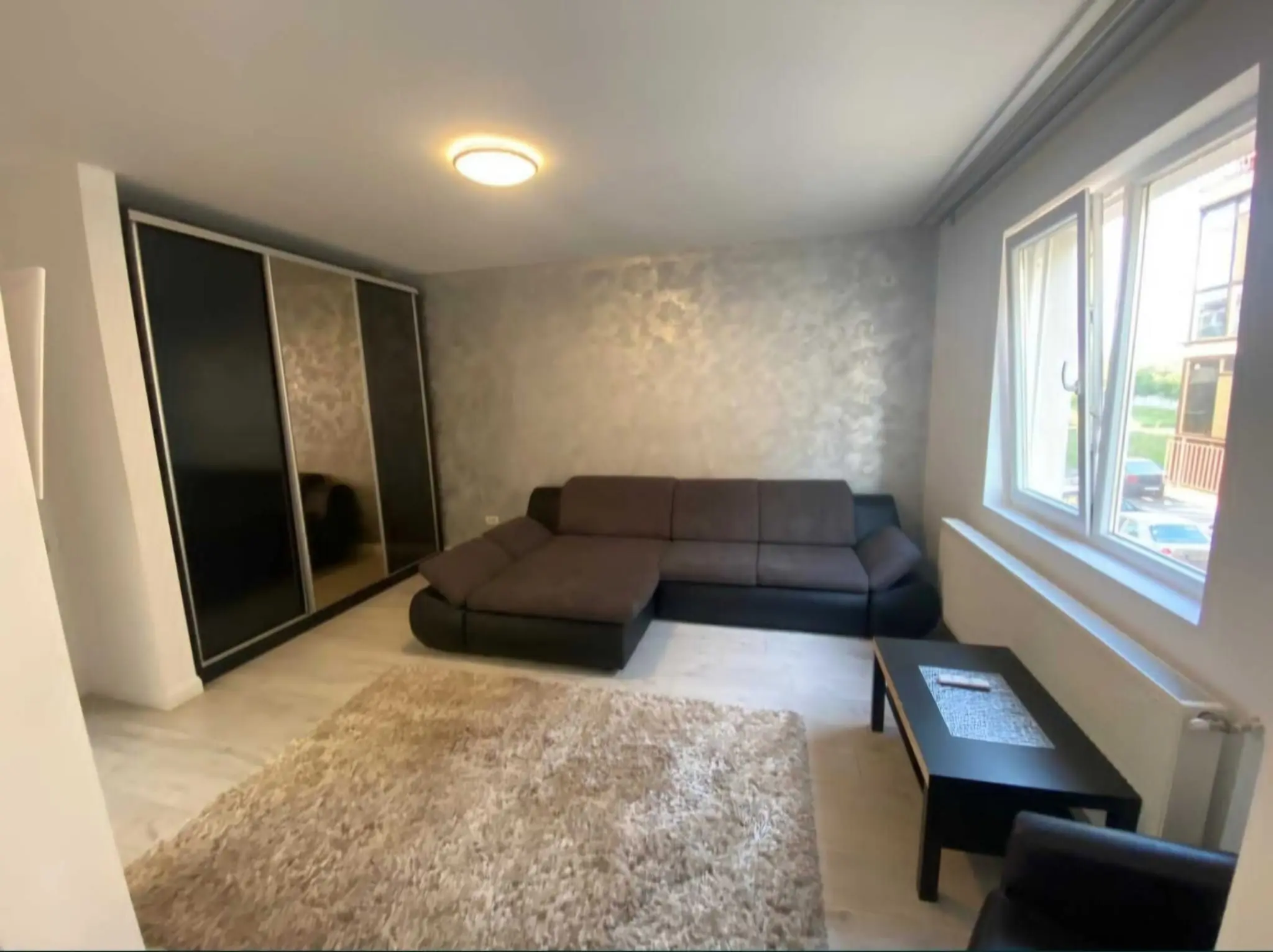 Închiriez garsonieră Militari residence