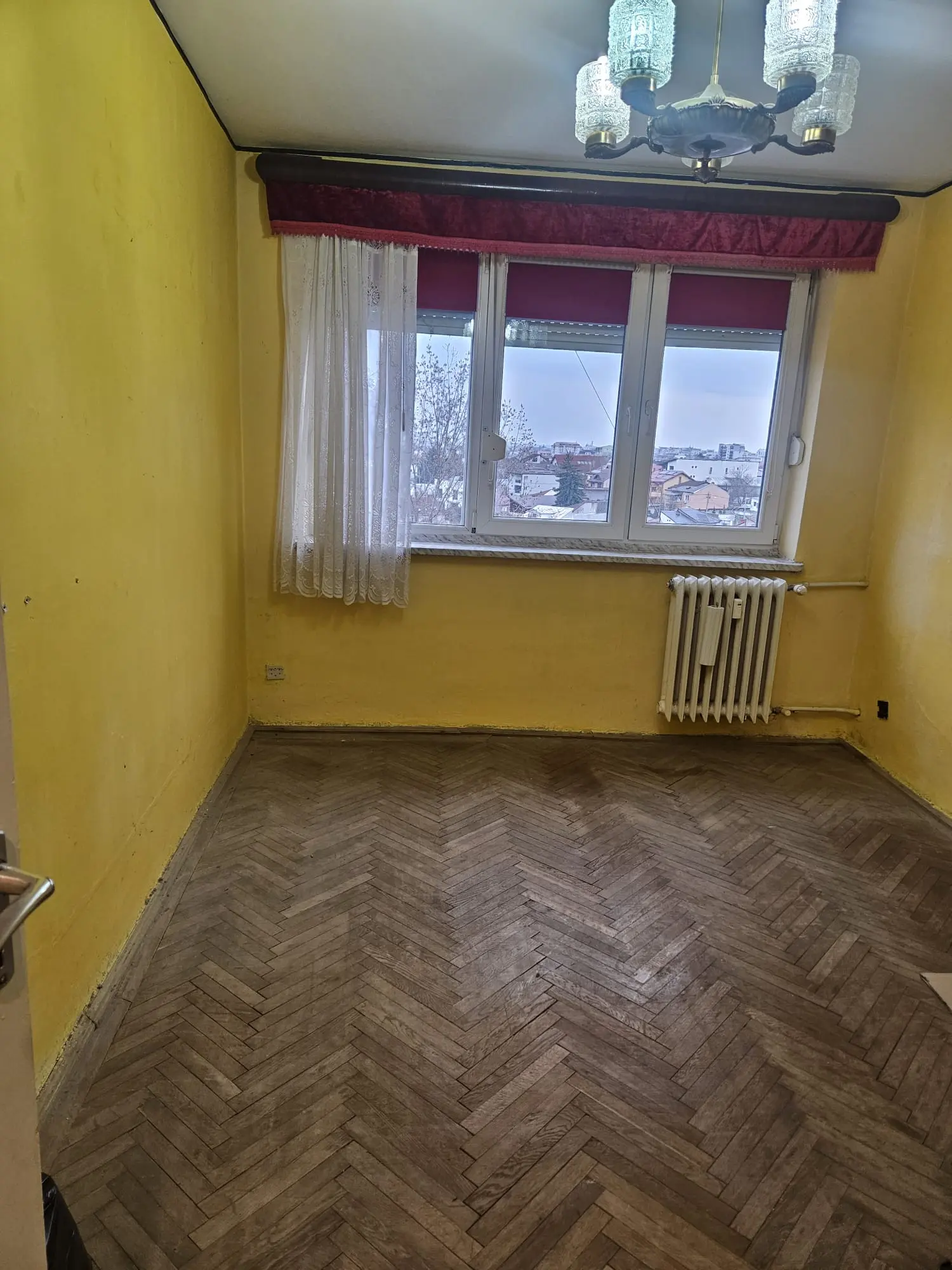 Apartament 3 camere Valea Roșie, 70 mp, bloc Turn etaj 5 - Proprietar