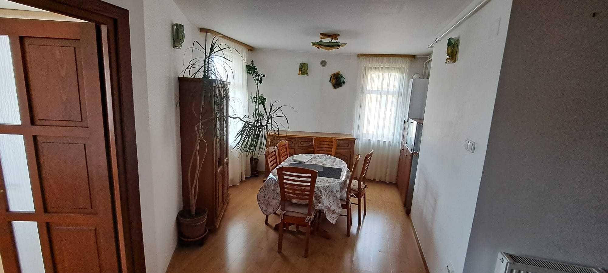 inchiriat apartament 3 camere 57mp, parcare, pe Vulturului-Baciu