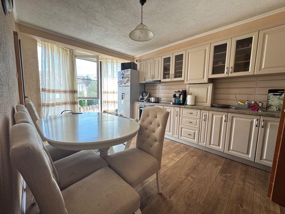 Apartament 100 mp la casa si terasa de 30 mp