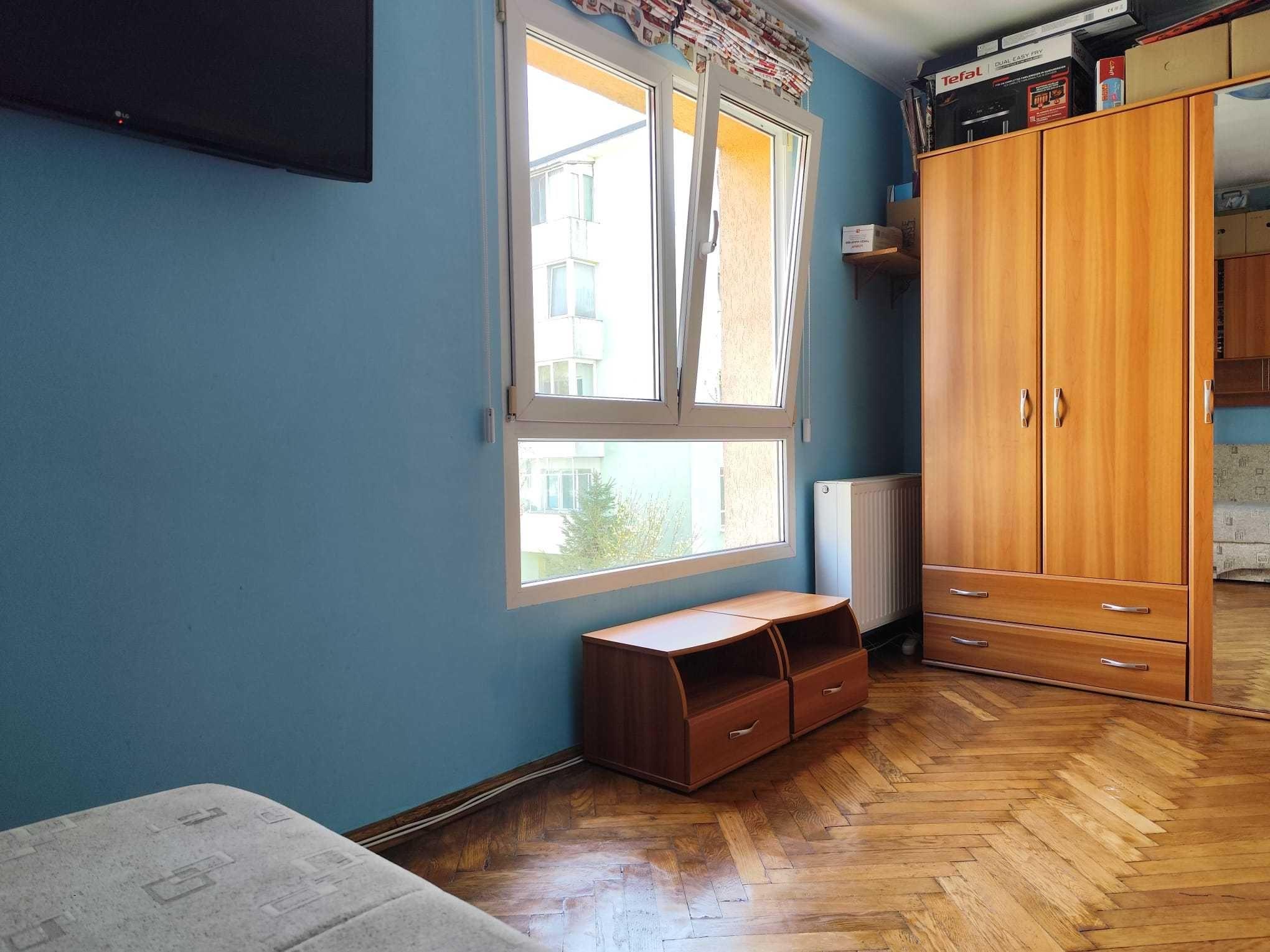 Proprietar Apartament 3 camere etaj 2/4, însorit, Piața Astra +parcare
