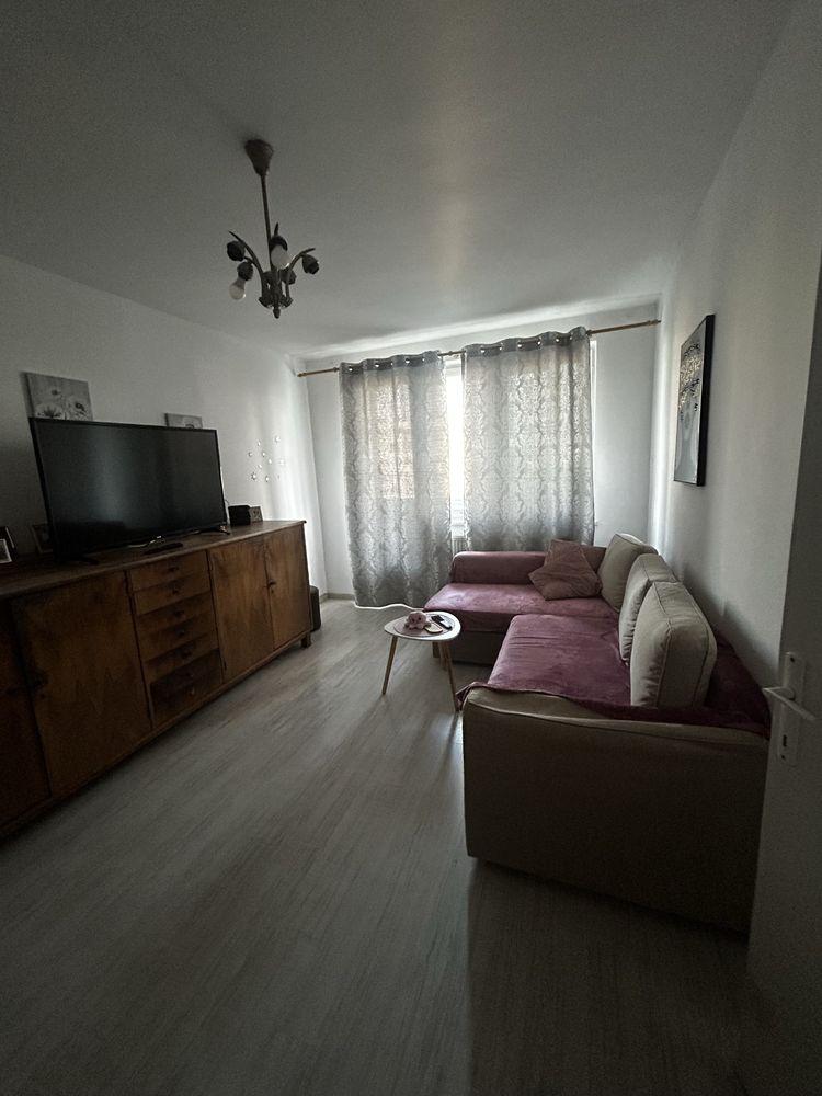 Caut colega de apartamet