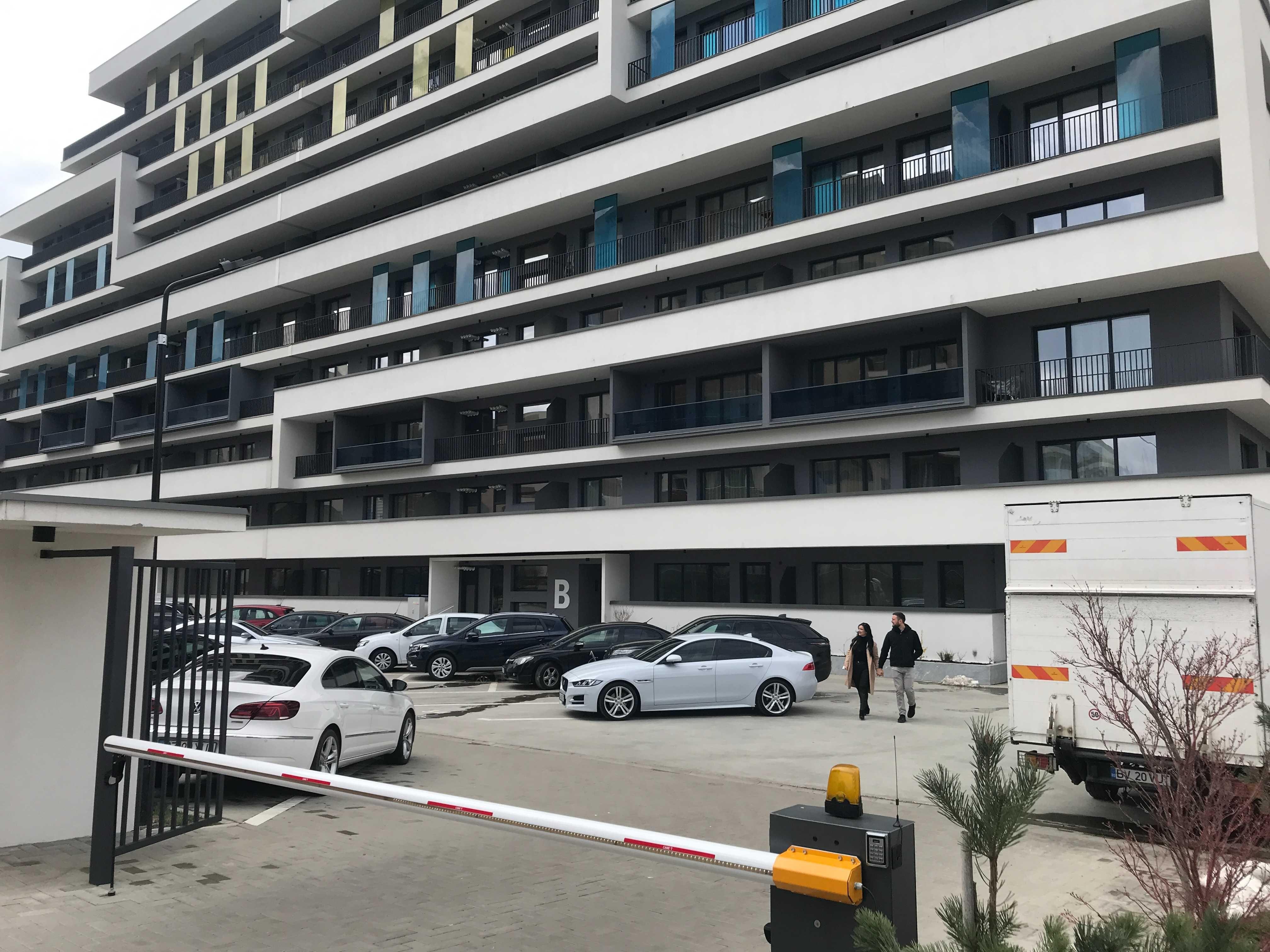 apartament 3 camere de inchiriat