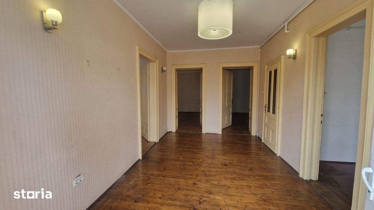 Birouri/diverse activitati, 120 mp utili, parcare curte, Nicopole