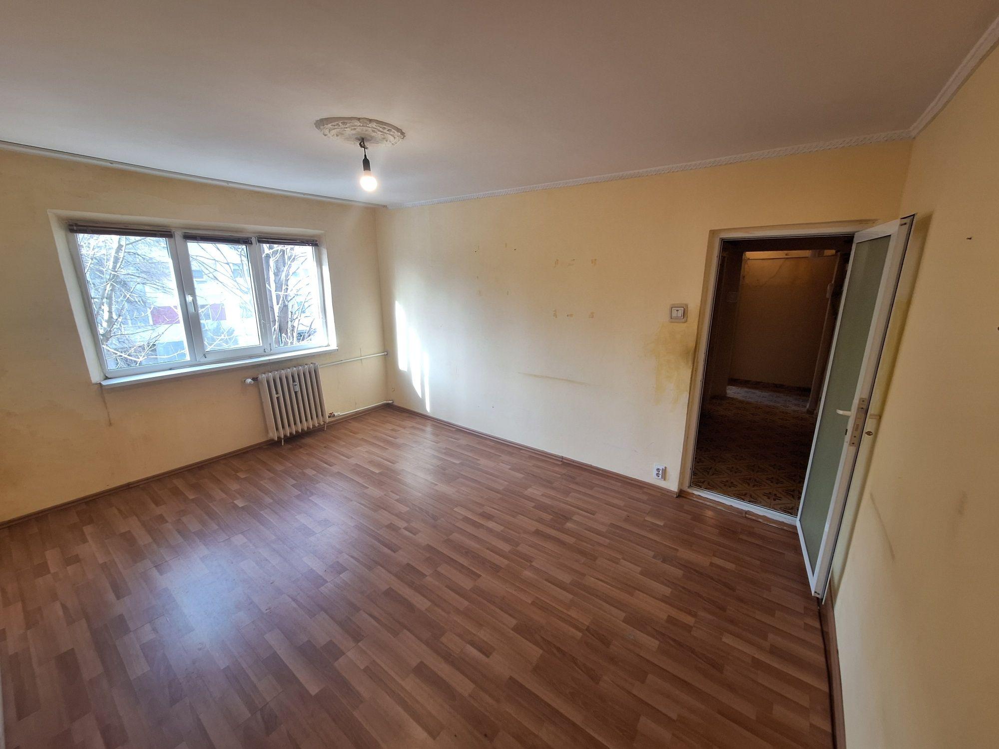 VÂND SAU SCHIMB * APARTAMENT 3 CAMERE * TOMIS NORD * Stradal * Etaj 2 * Str Tulcei nr 5 * Gaze * - imagine 1