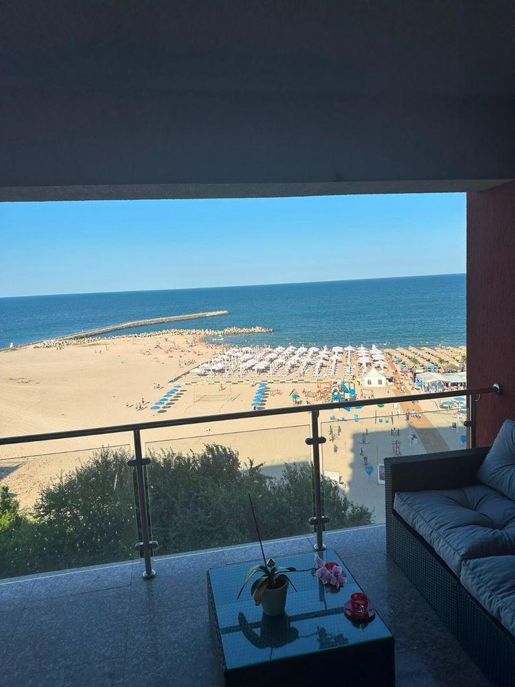 Apartament exclusivist de închiriat cu vedere spectaculoasă către Plaja Reyna