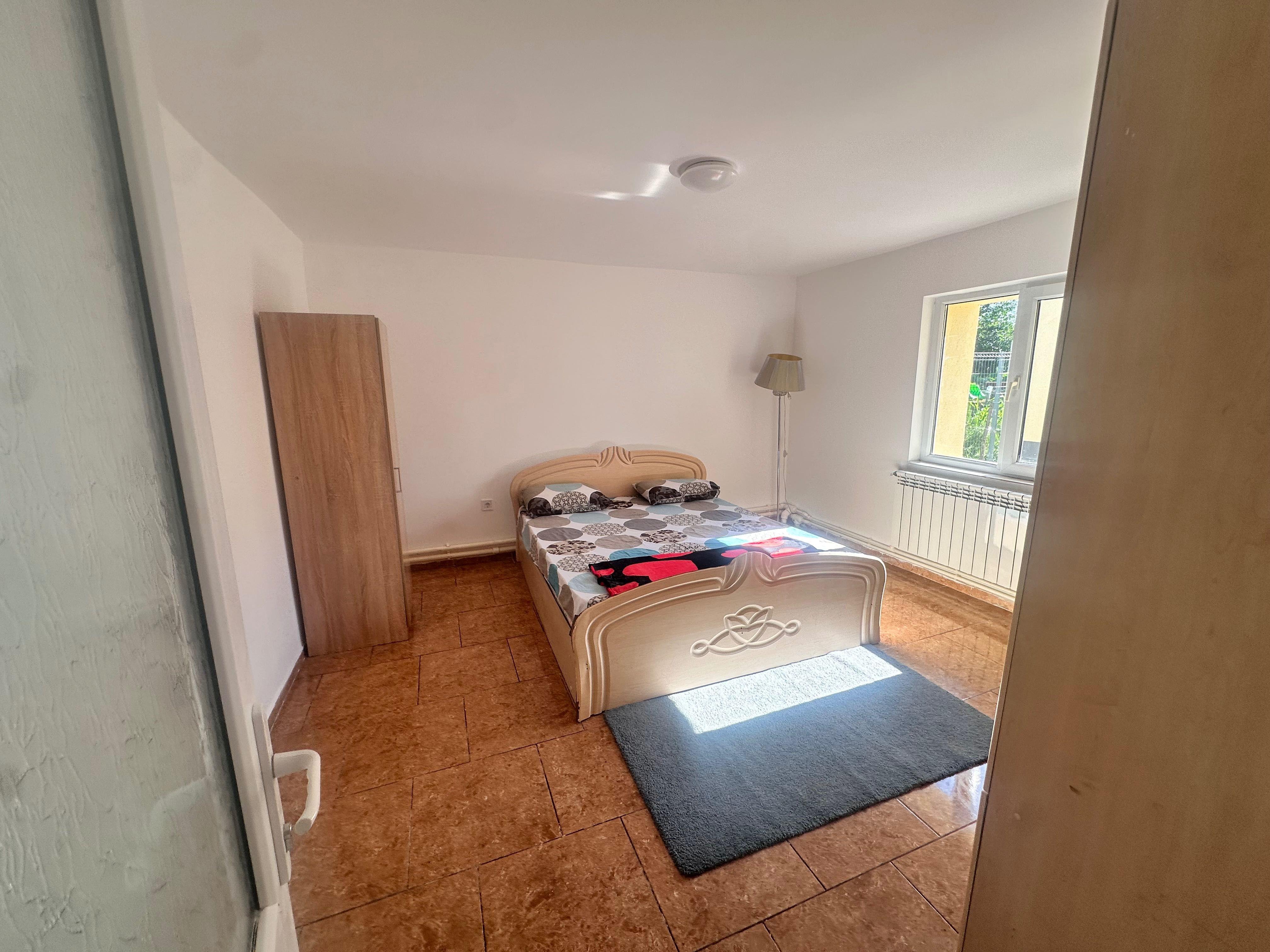 Casă renovată, 2 corpuri, teren 965 mp – Corbu - imagine 1