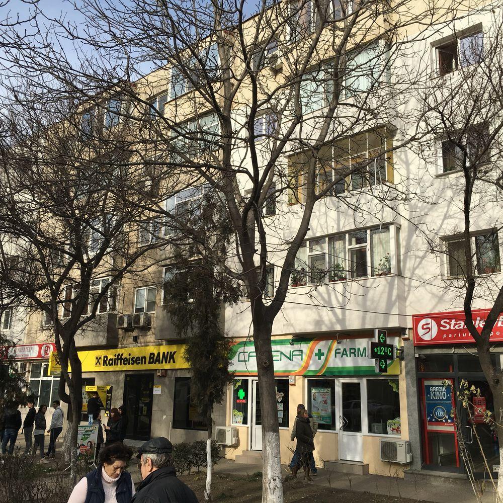 Inchiriez spatiu comercial zona CET bl Aurel vlaicu 92