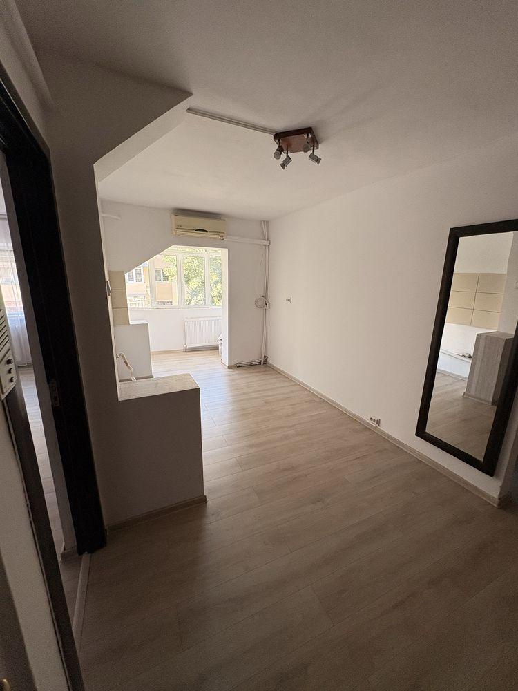 Apartament 2 camere decomandate cartier 1 Mai - imagine 1