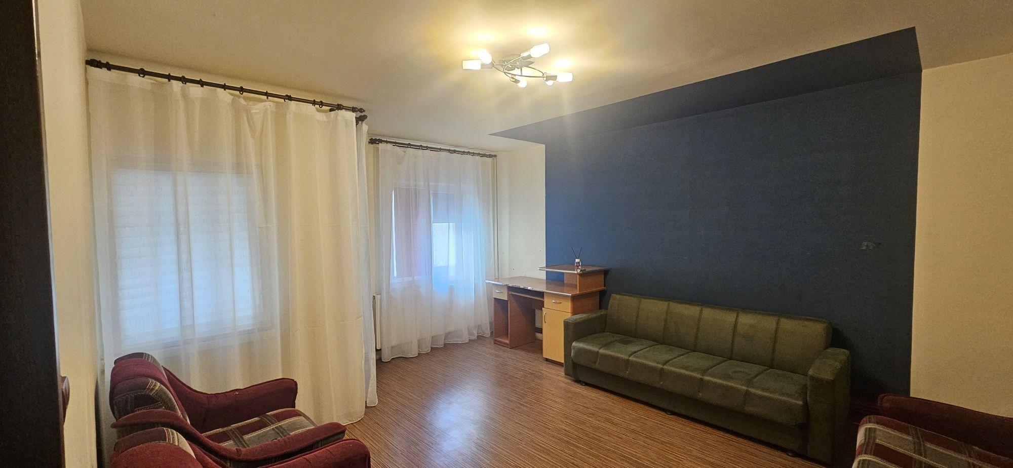 Închiriez apartament 3 camere, zona 1 Mai - imagine 1