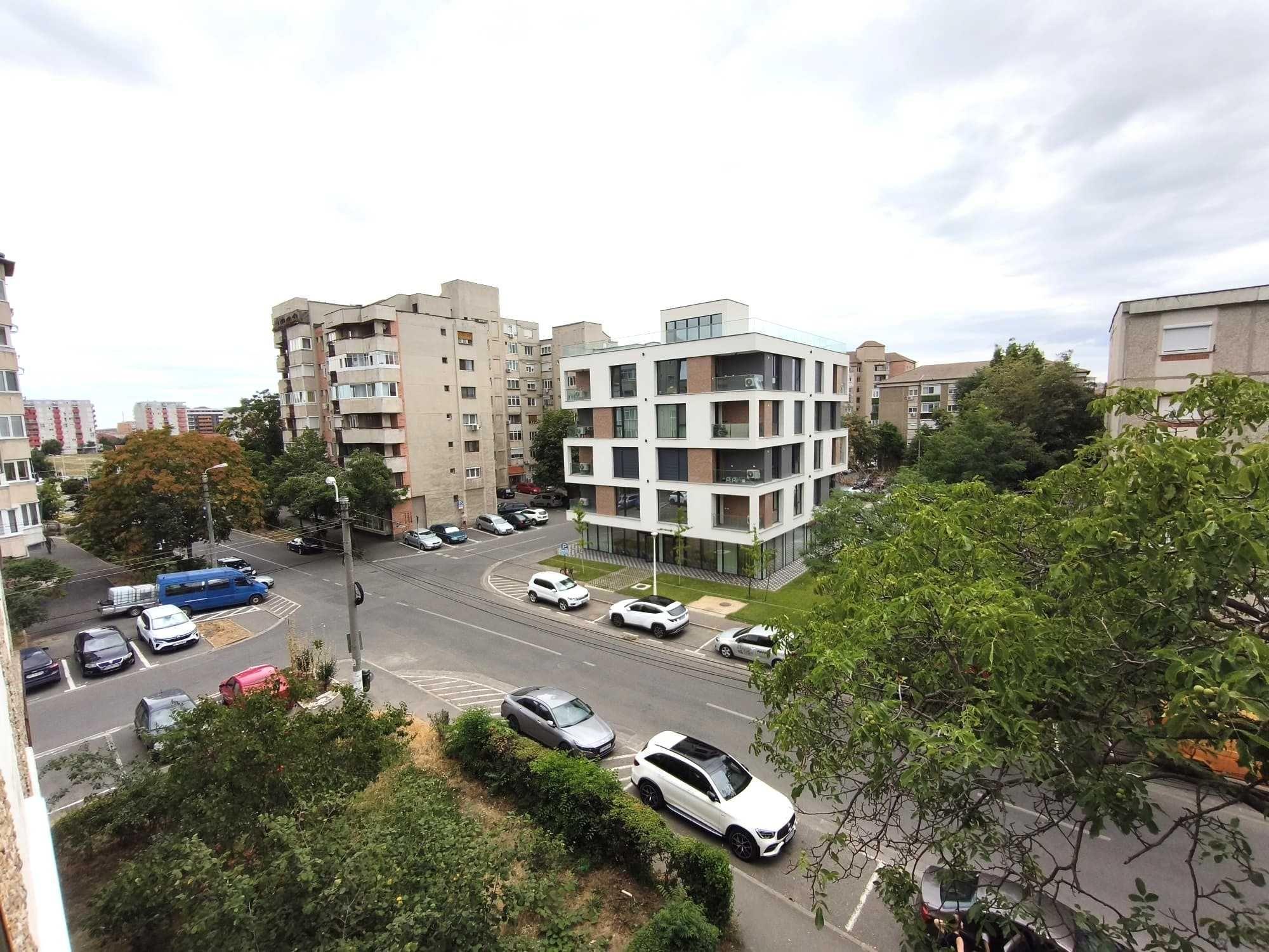 Apartament spatios cu 3 camere de vanzare in centrul Oradiei, zona Scala - imagine 1