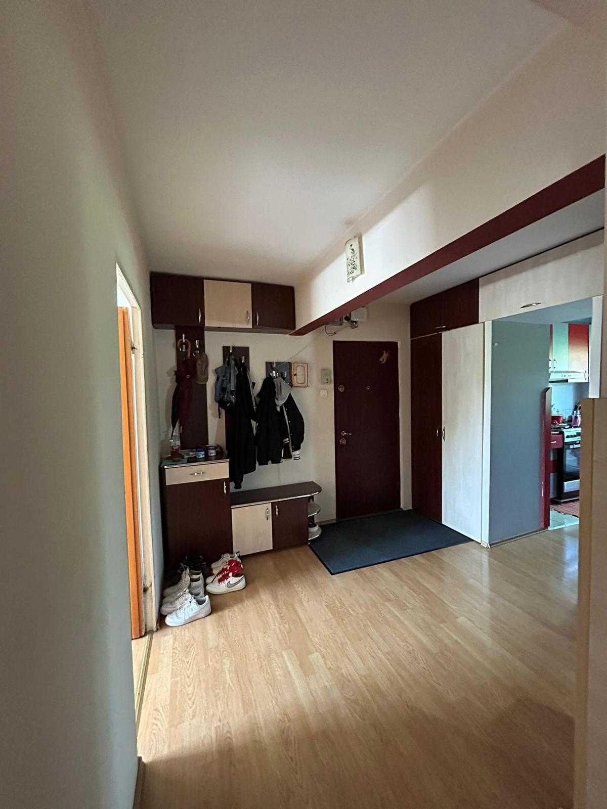Apartament 3 camere, 63 m² utili, decomandat, mobilat și utilat complet – Aleea Călinului 1, Oradea (cartier Ioșia) - imagine 1
