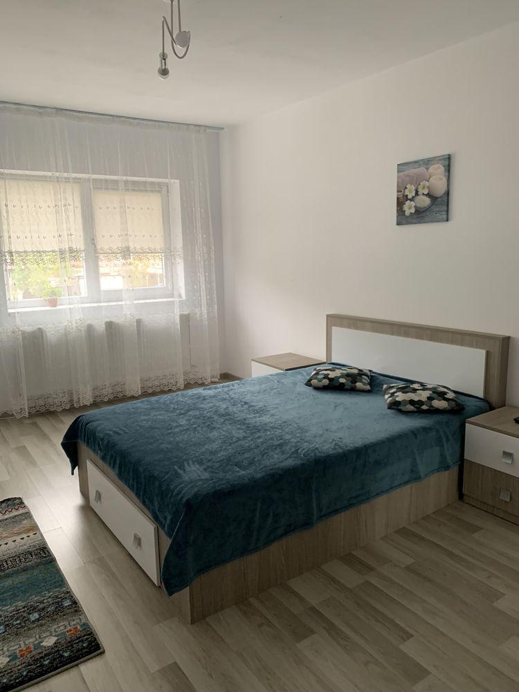 Apartament cu 2 camere ,utilat si mobilat ,zona 1Mai