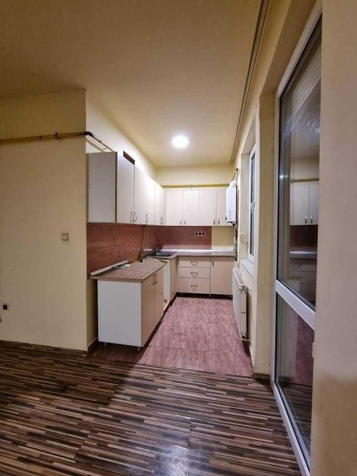 Inchiriere apartament nemobilat 3 camere Iosia Nord - imagine 1