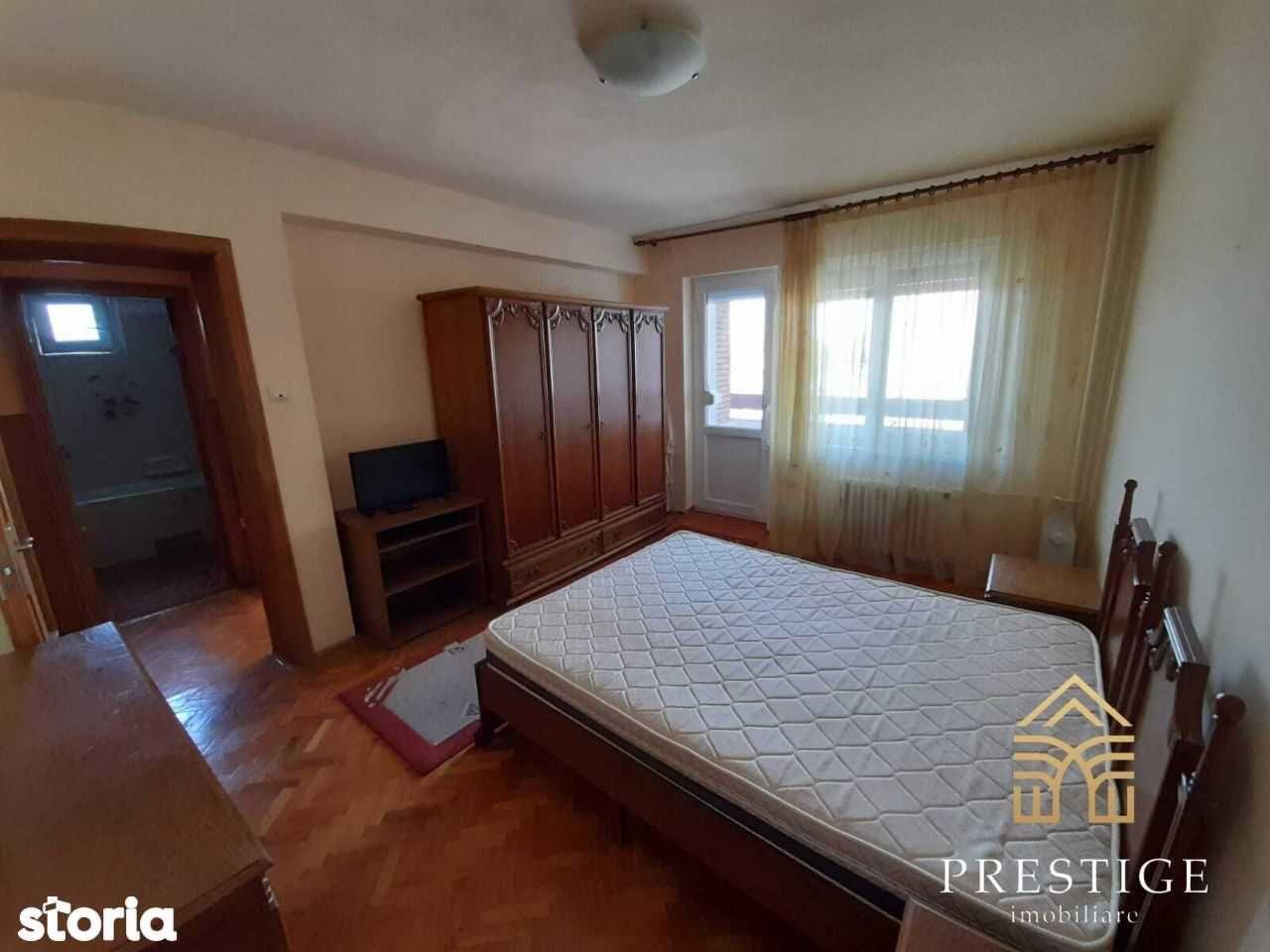 Inchiriez apartament cu trei camere decomandate in Centrul Civic langa Catedrala Ortodoxa - imagine 1