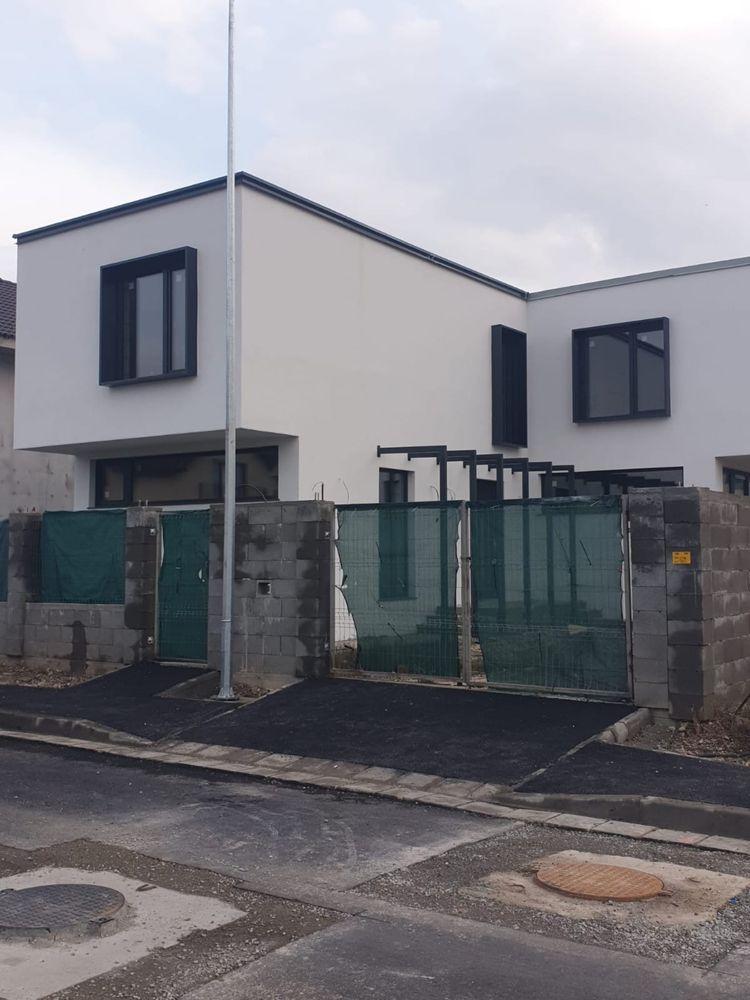 Casa de vanzare Cartierul Tineretului (teren inclus) - imagine 1