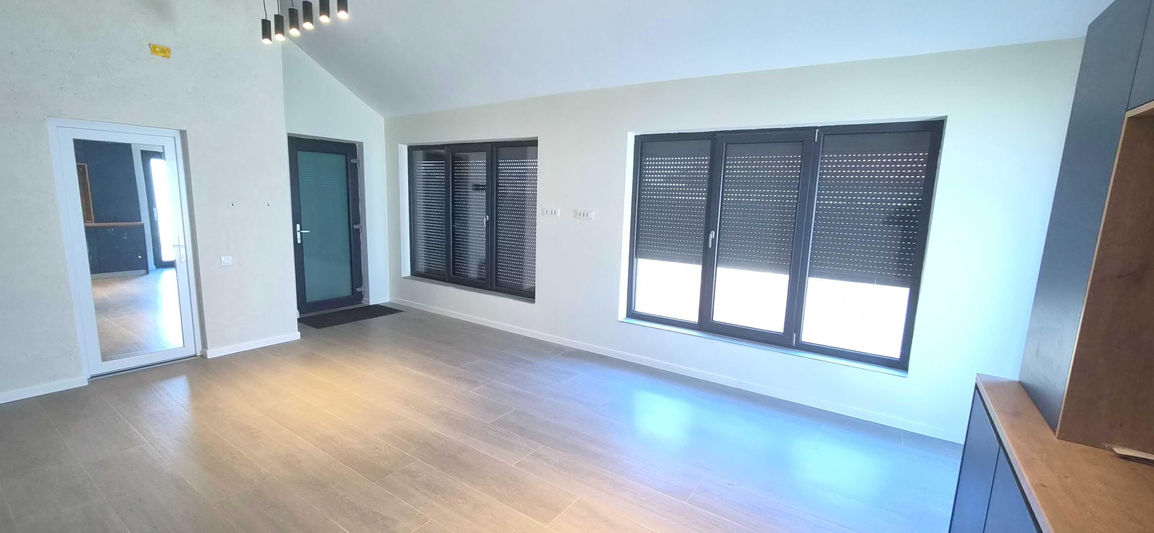 Inchiriez casa/birou 43 mp +curte cartier Oncea platou 500 e - imagine 1