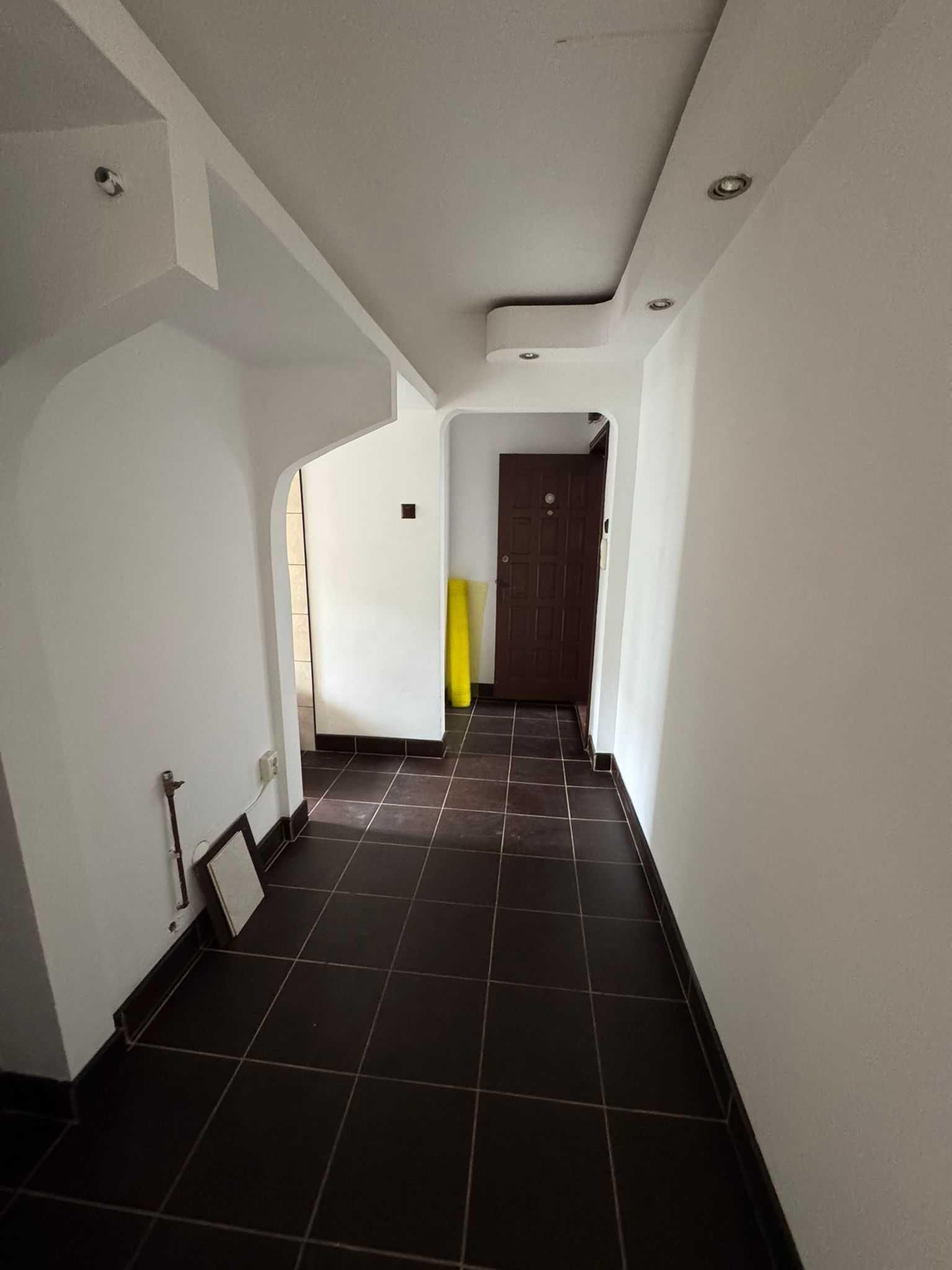 Proprietar – Vând apartament cu 2 camere, Ploiești Vest, etaj 3/4, renovat - imagine 1