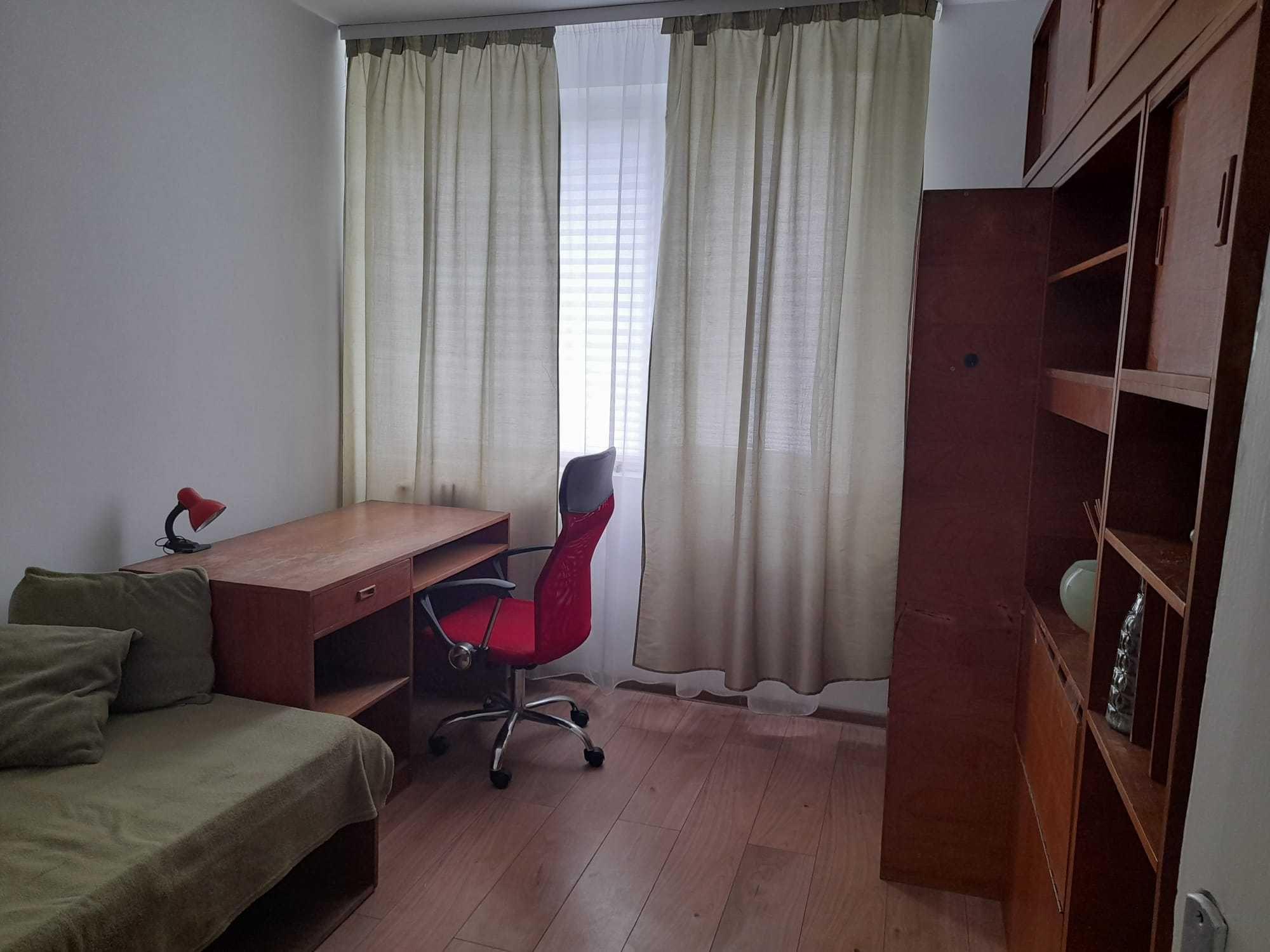 Inchiriez apartament 3 camere