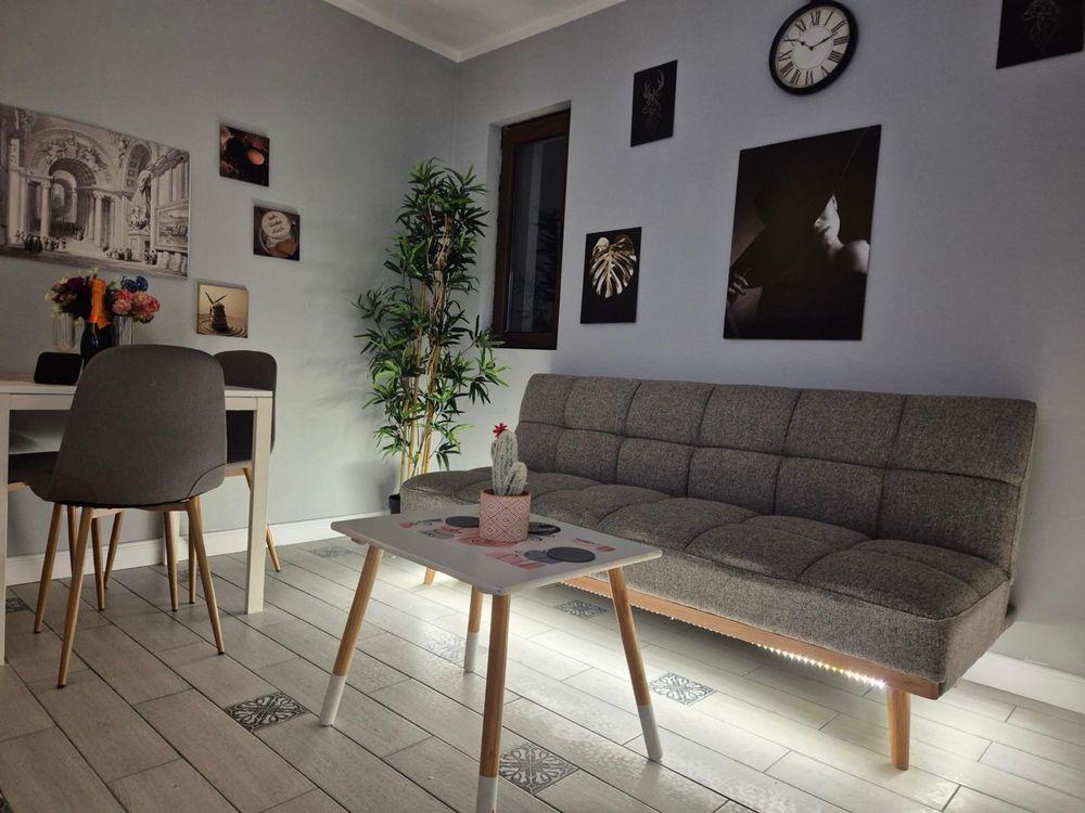 Inchiriez apartament 3 camere -bloc nou--zona centrala
